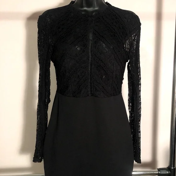 Black long sleeve dress, back is see trough - Picture 2 of 8